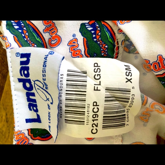 Florida Gators 🐊 Landau Scrub Top- size XSM - Picture 4 of 4